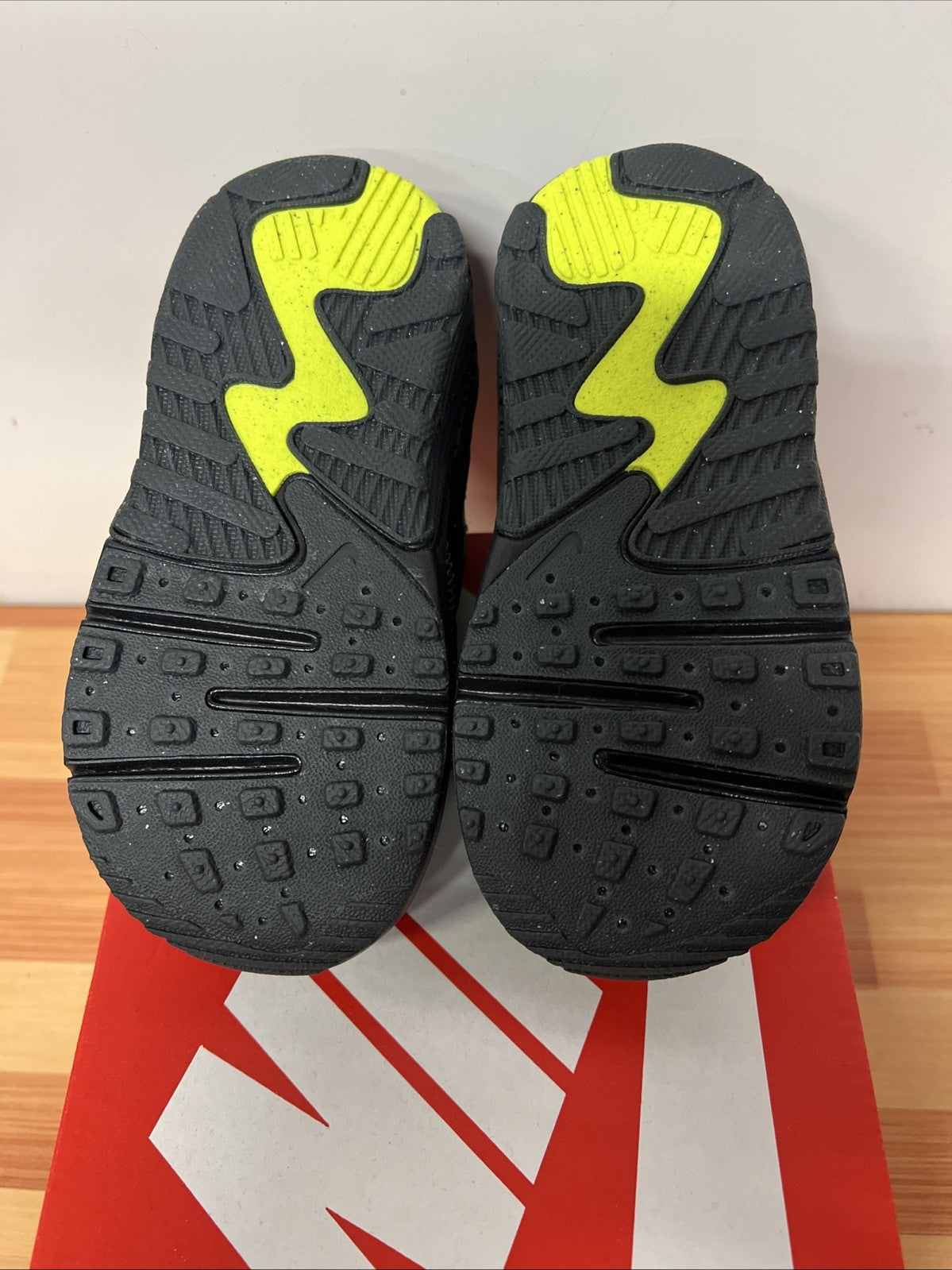 Nike Air Max Excee Toddler Sneaker Shoes Size 7C Black Green CD6893-010