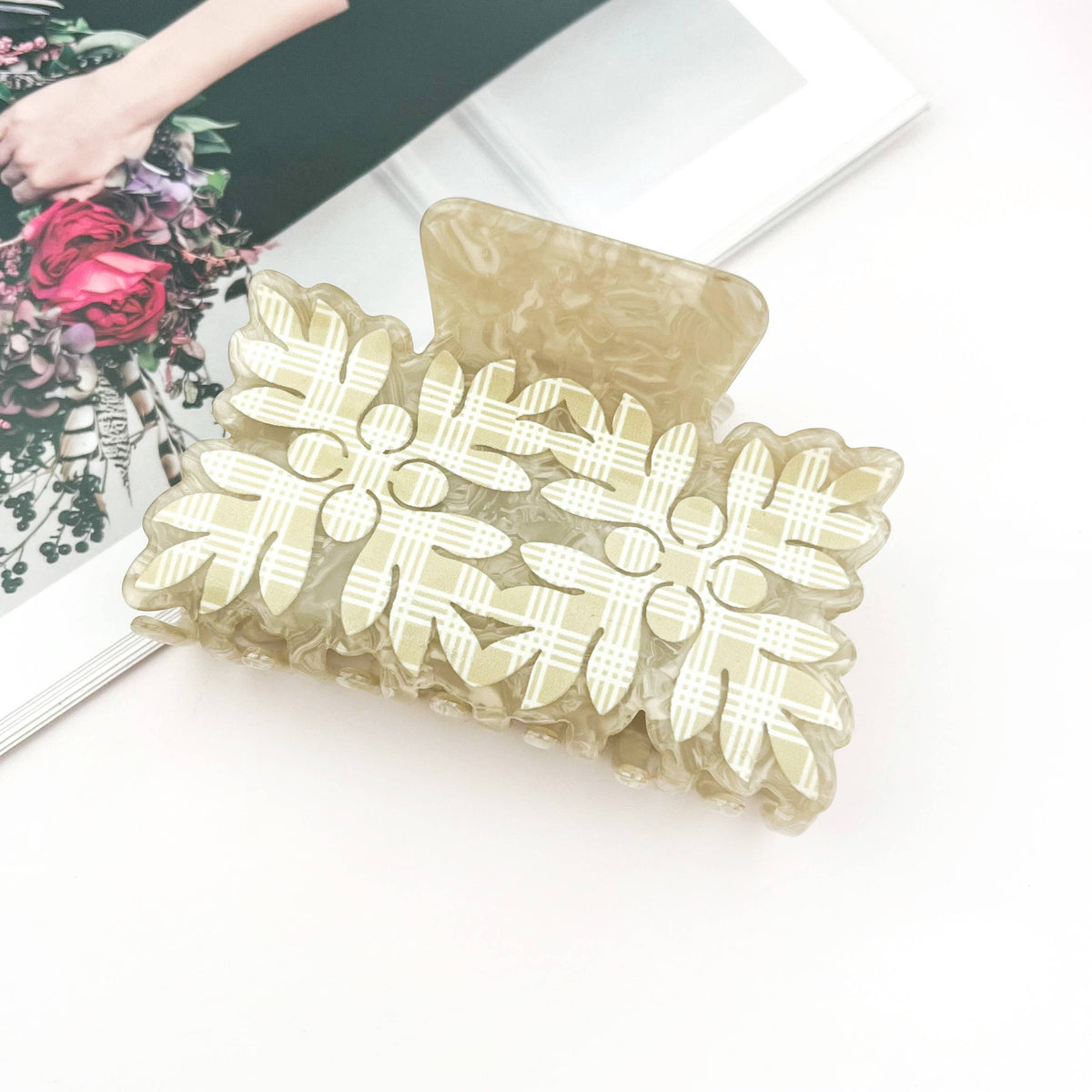 Palaka Quilt Double Hair Claw Clip: Beige