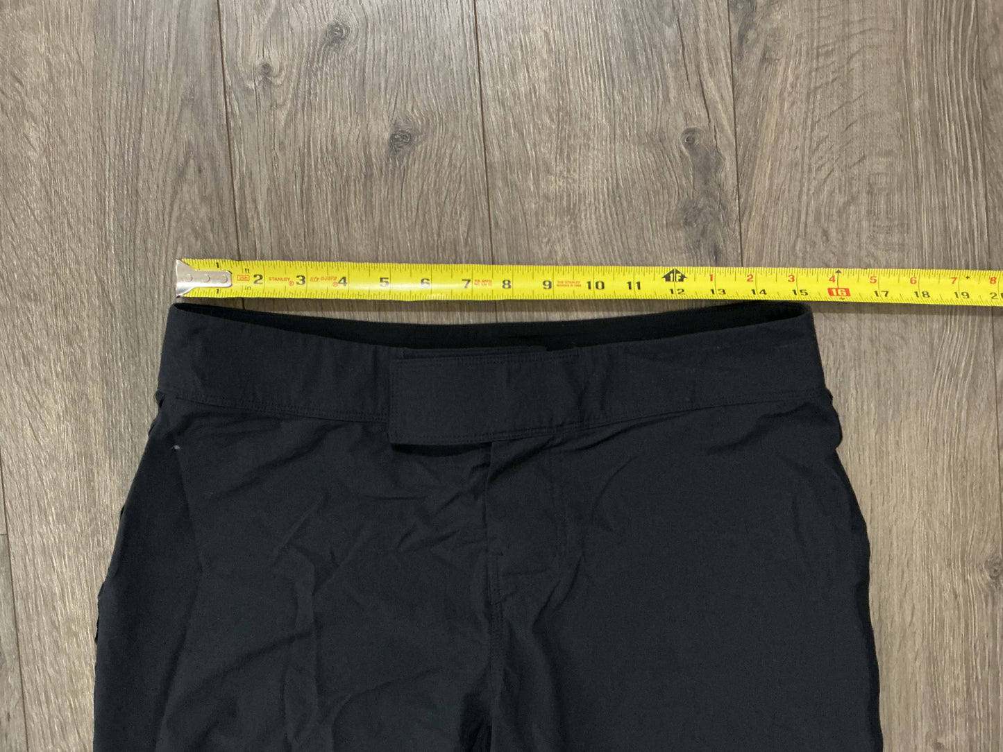 Lululemon Black Gray Unlined Men’s Shorts Size 32