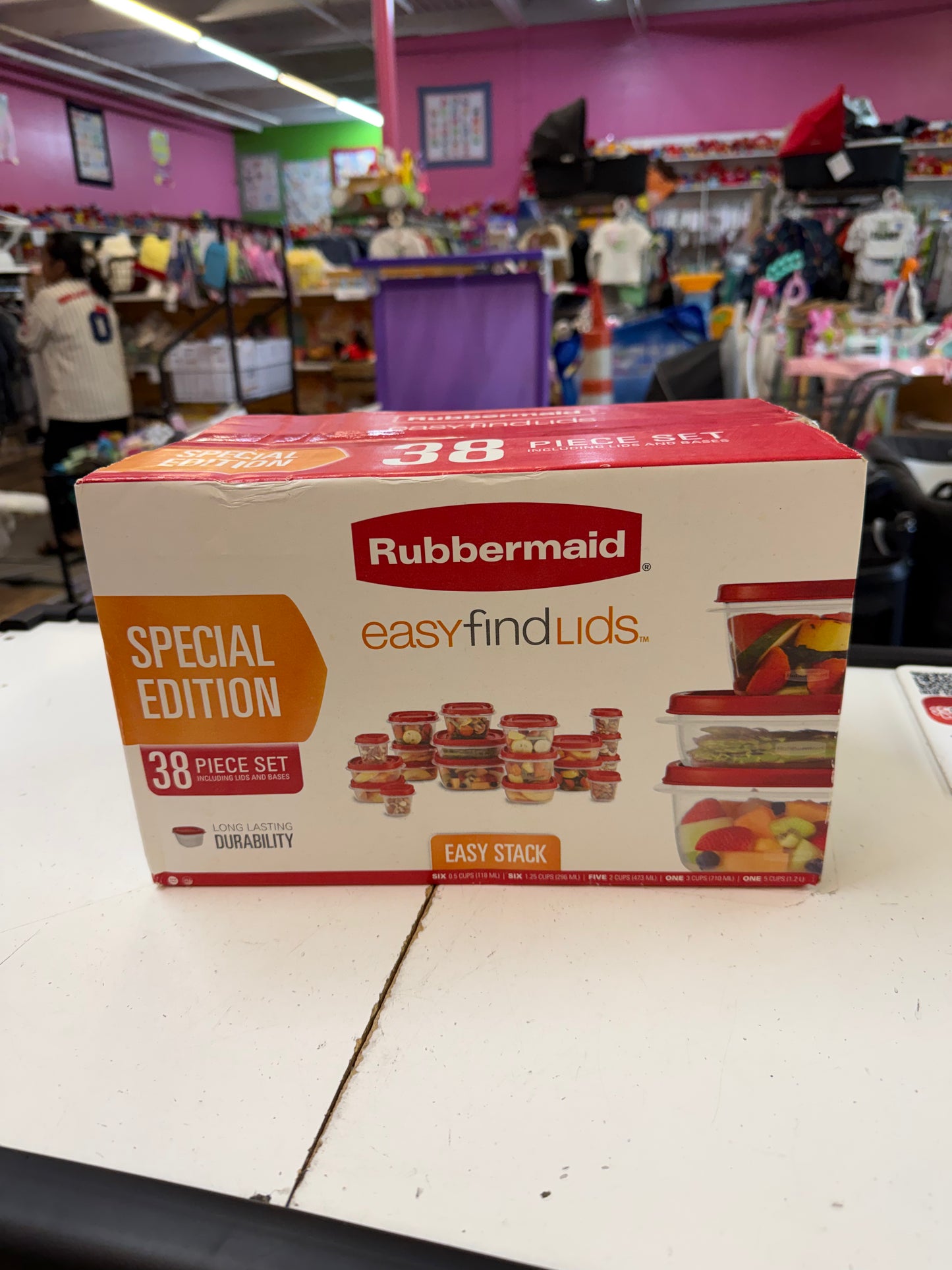 New Rubbermaid Container Set