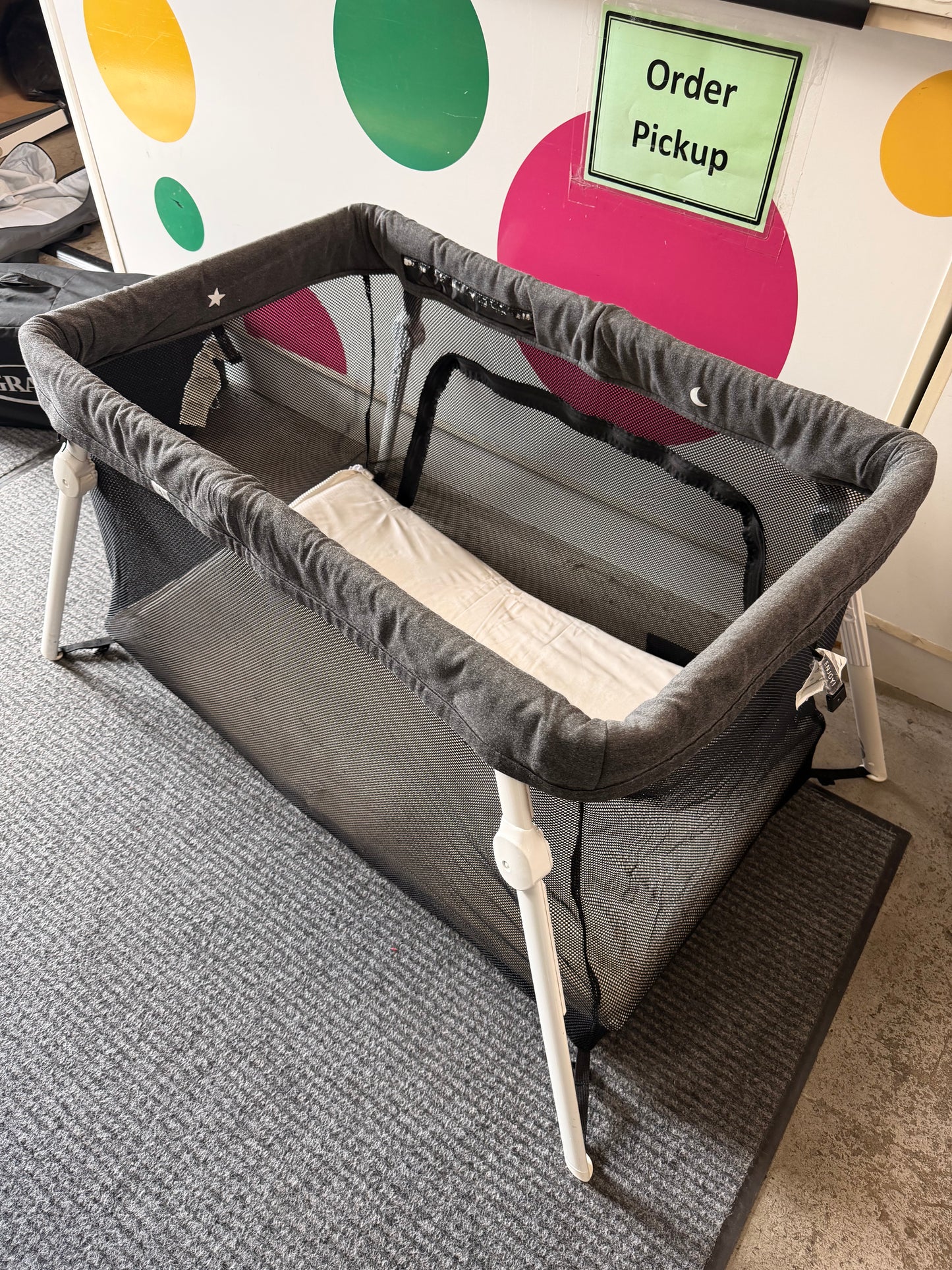 Guava Lotus Everywhere Travel Crib
