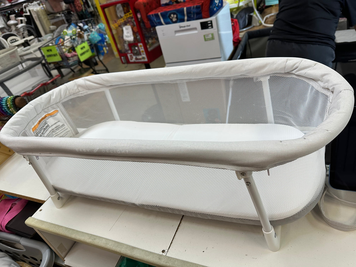 Baby Delight Portable Bassinet