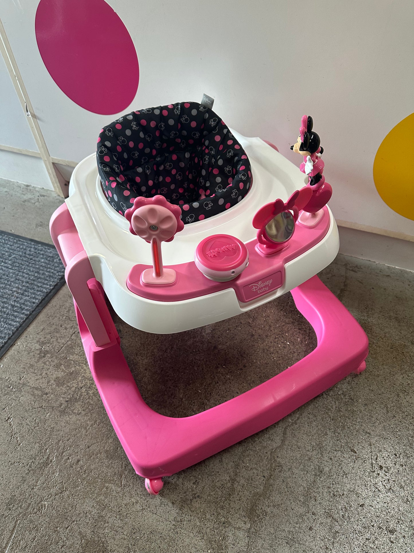 Minnie Mouse Walker