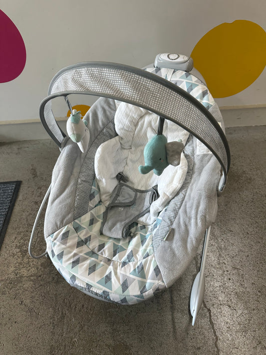 Ingenuity Automatic Bouncer, Zebra
