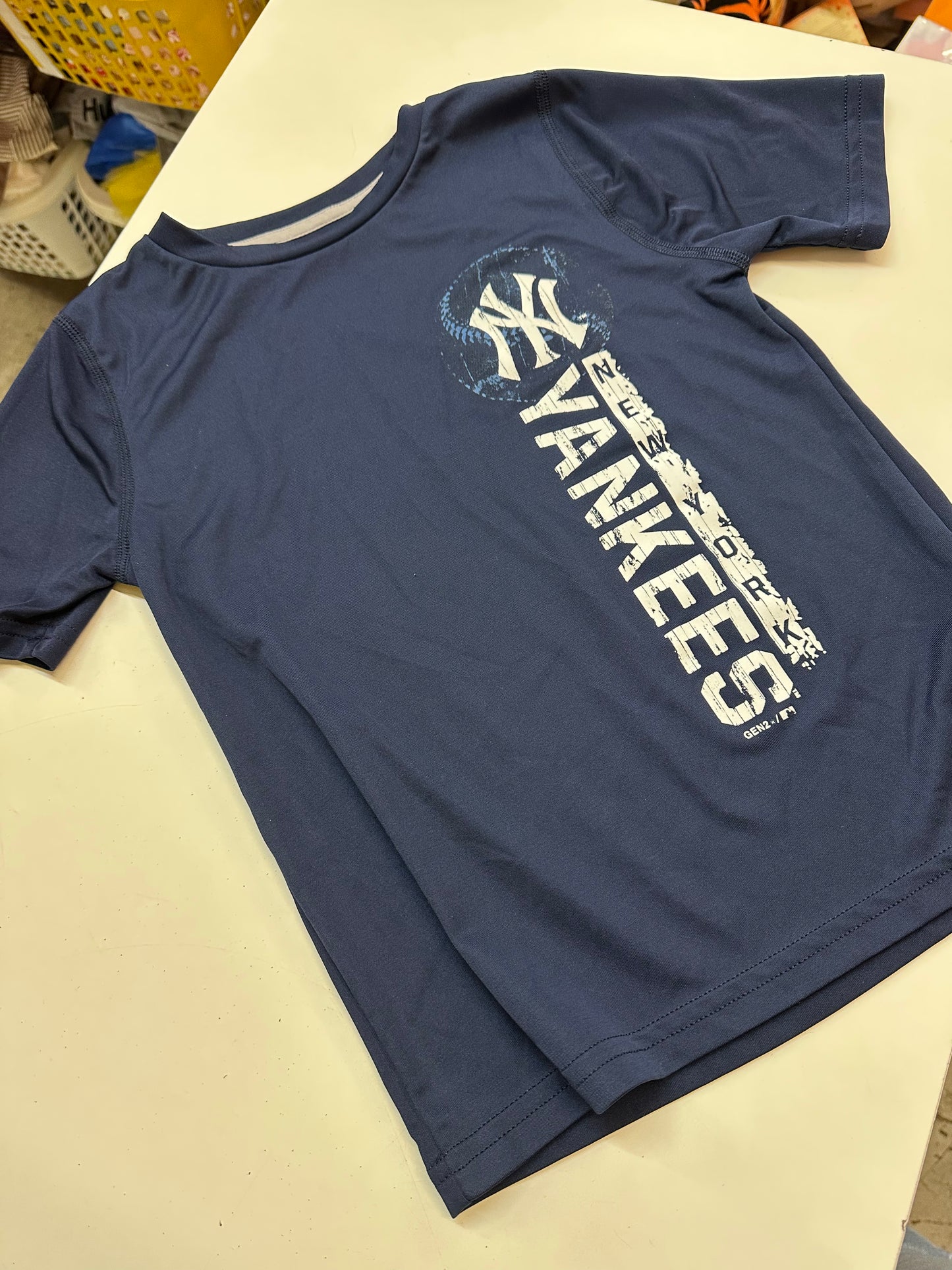 MLB Yankees Shirt, Size 7