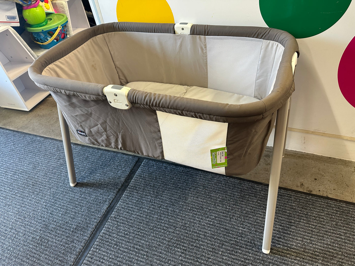 Chicco Lullago Bassinet, Brown