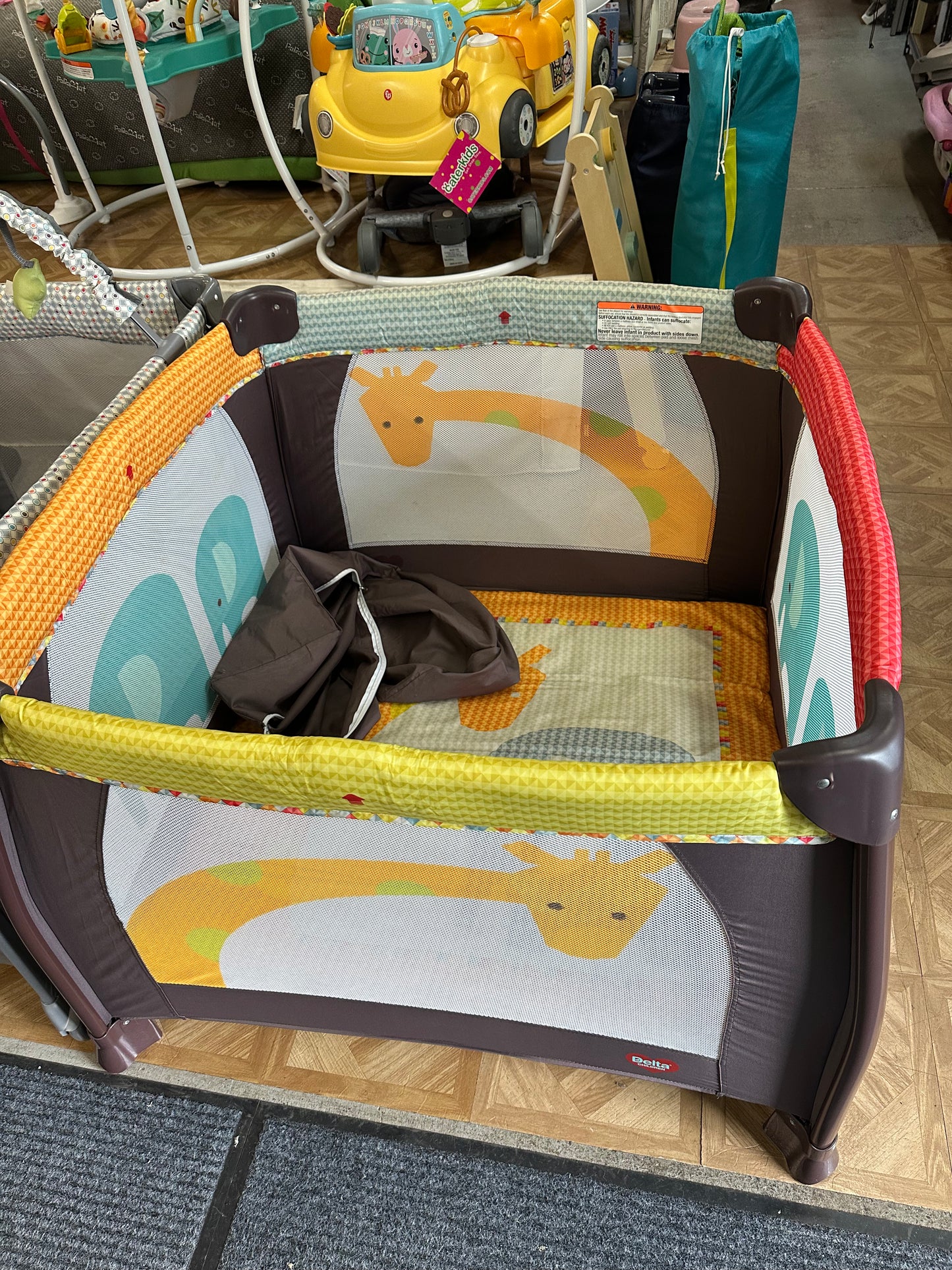Delta Children Large Playard