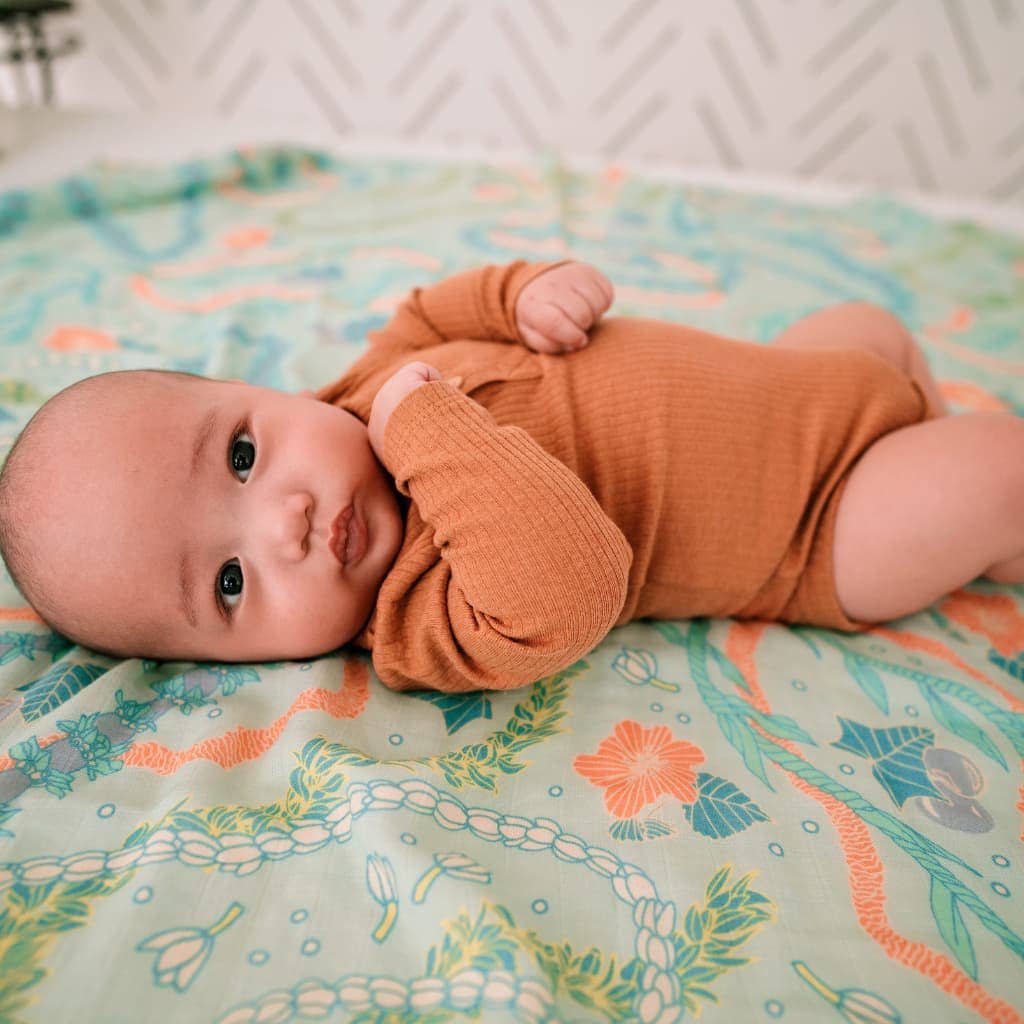 Lei Stand Muslin Baby Swaddle Blanket