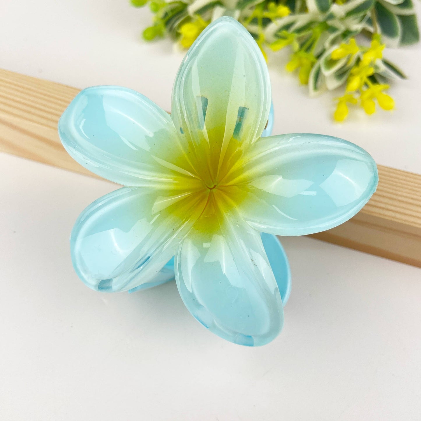 Plumeria Claw Clip, Light Purple