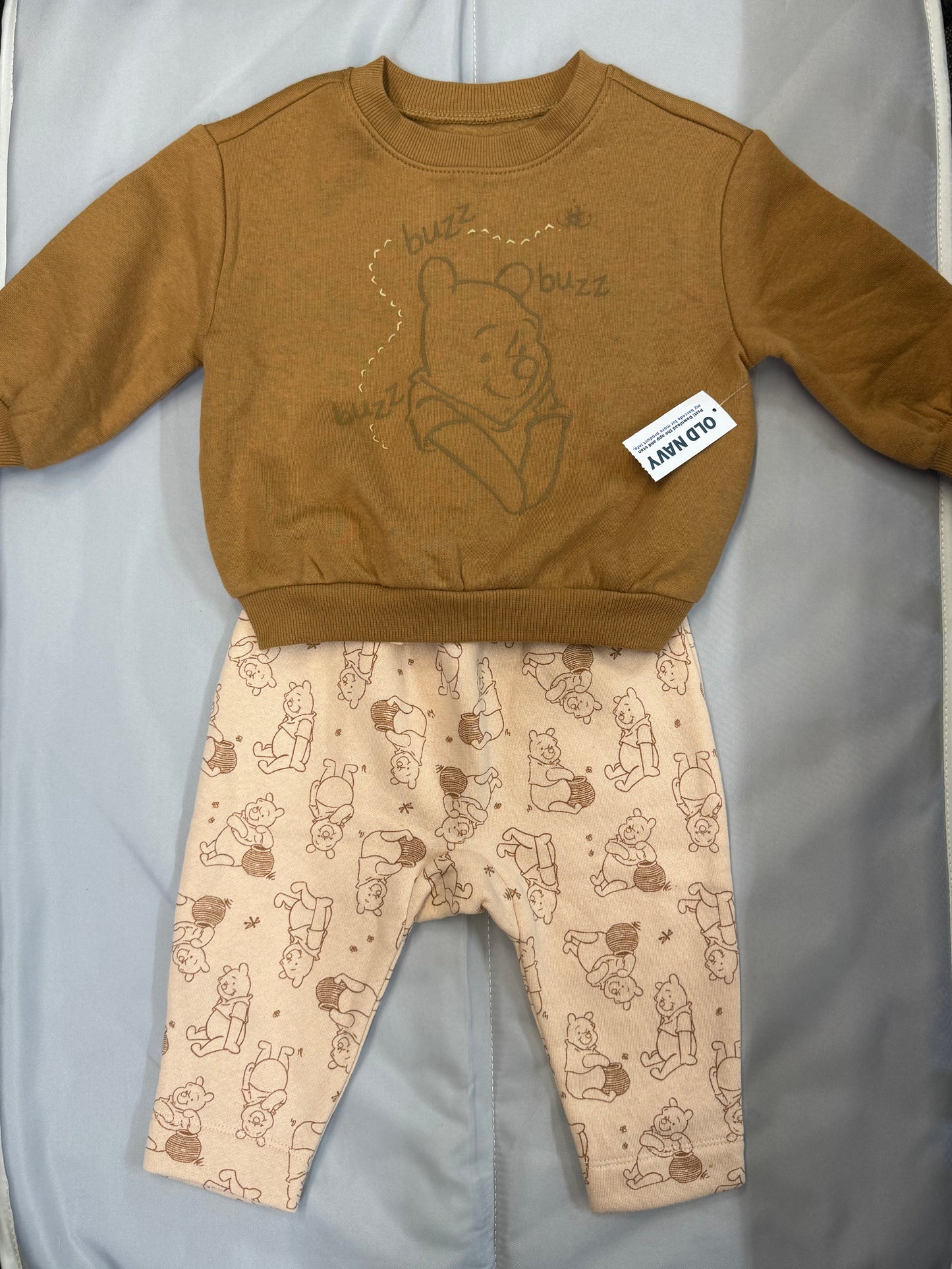 New 2pc Pooh Jogger Set, 6-12m