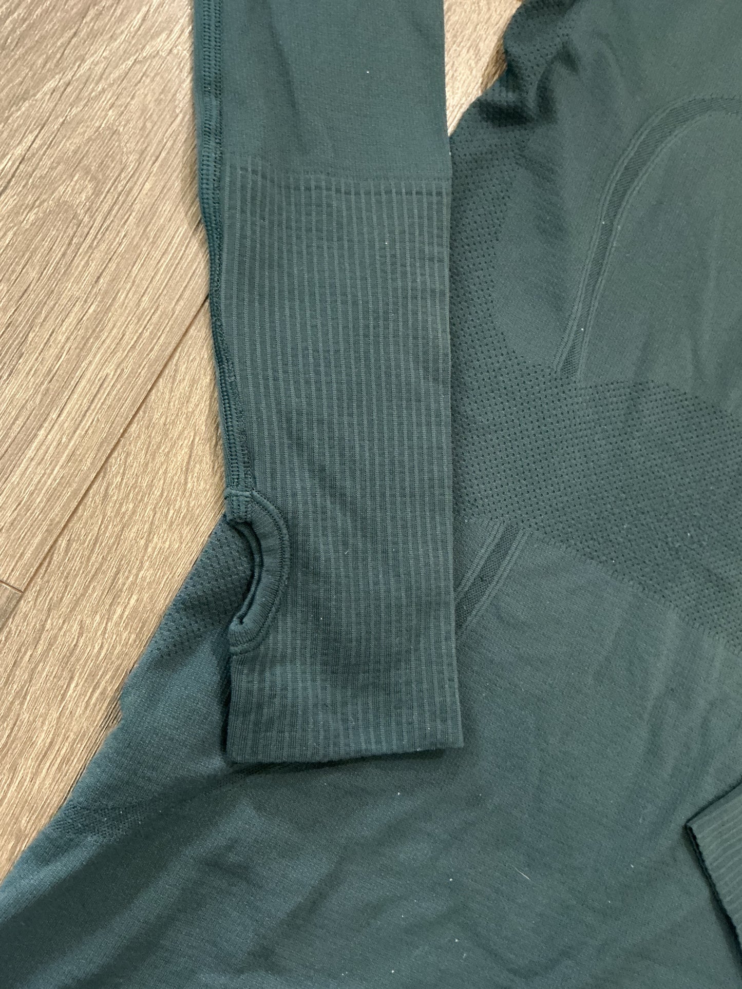 Lululemon Swift Stride Shirt Womens Small Long Green Sleeve Seamless Thumbholes