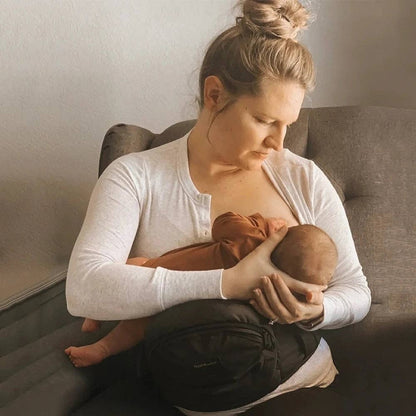The Tushbaby Hip Carrier: Black & Gold / Tushbaby