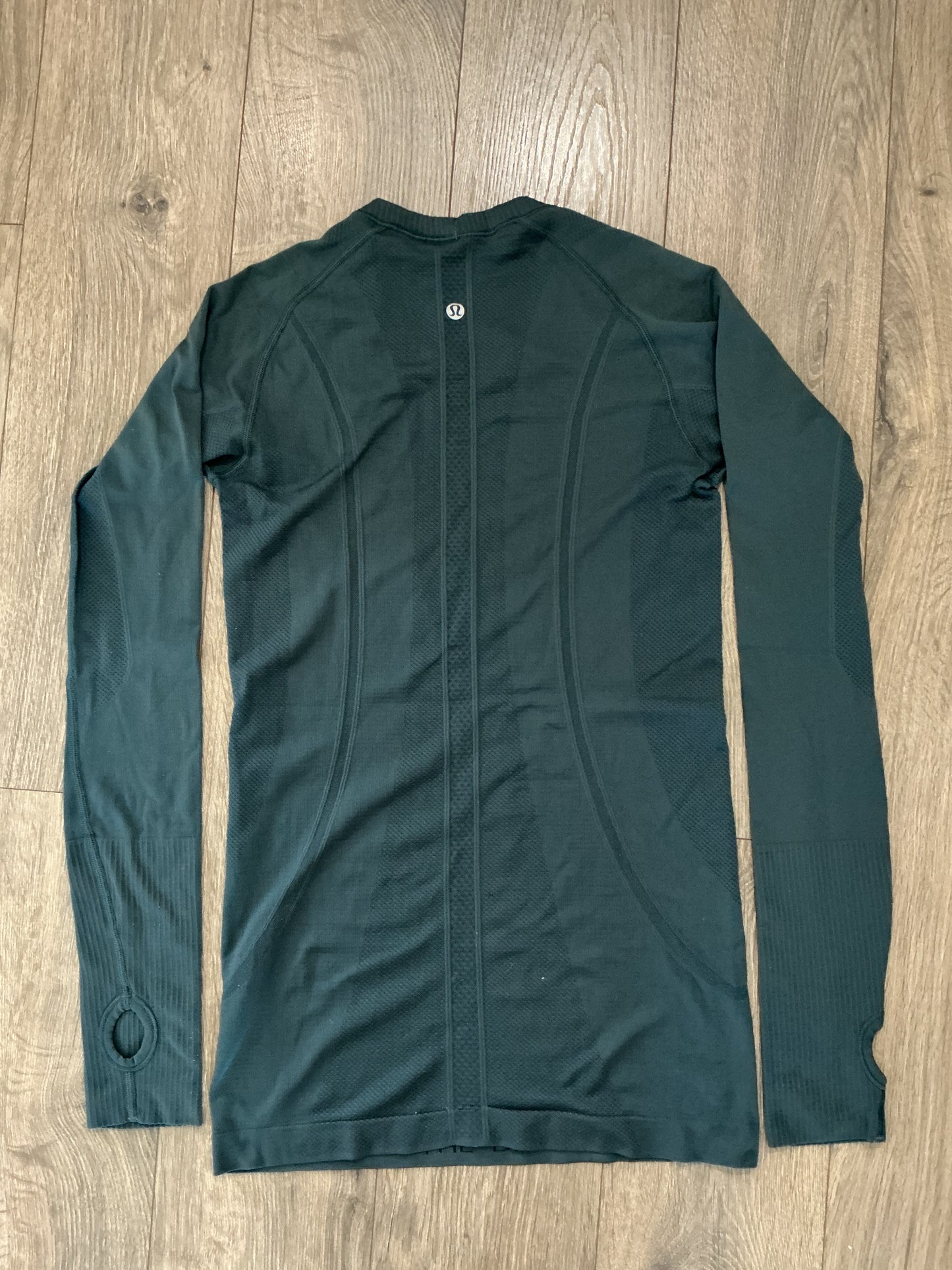 Lululemon Swift Stride Shirt Womens Small Long Green Sleeve Seamless Thumbholes