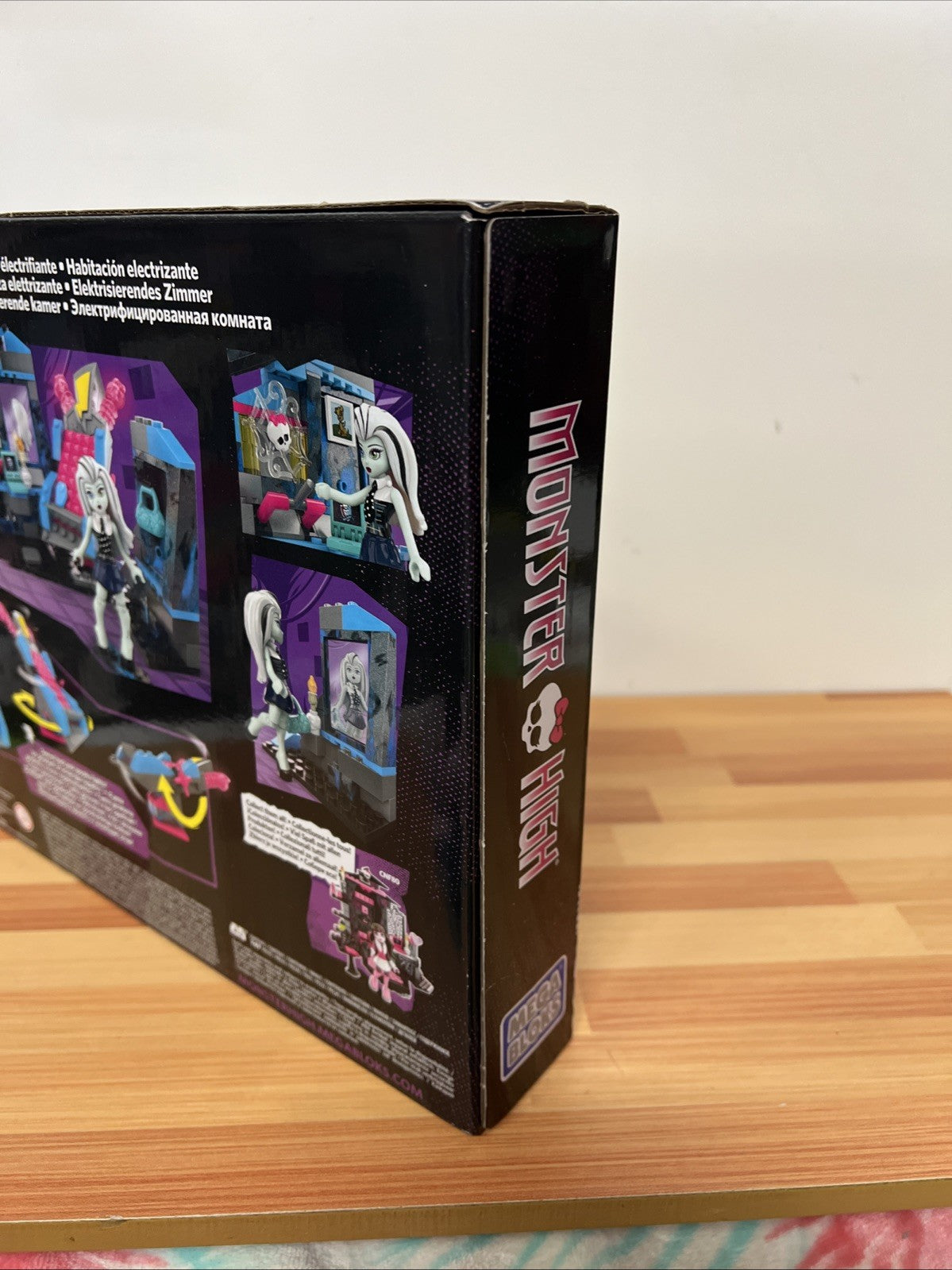 Mega Bloks Monster High Frankie Stein's Electrifying Room Building Set NEW