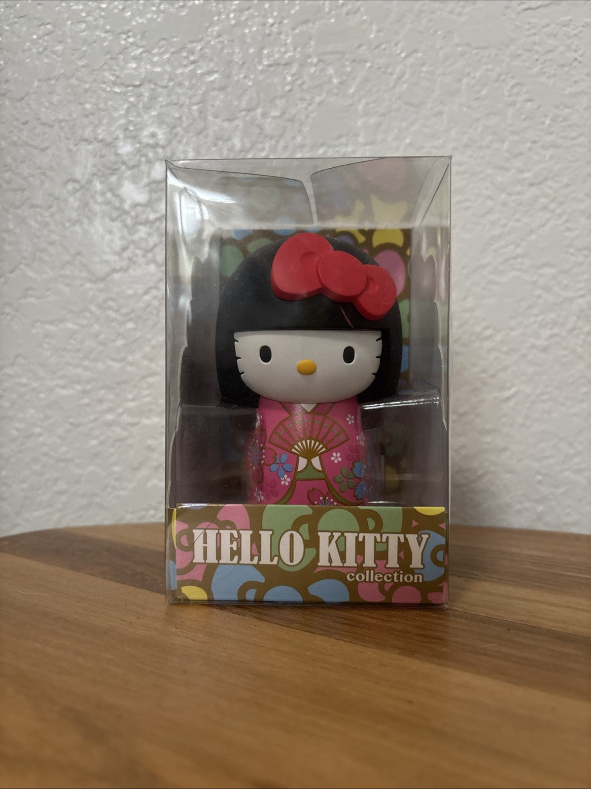 Hello Kitty 4” Wooden Kokeshi Doll Sakura Kimono Red Ribbon Sanrio 2018