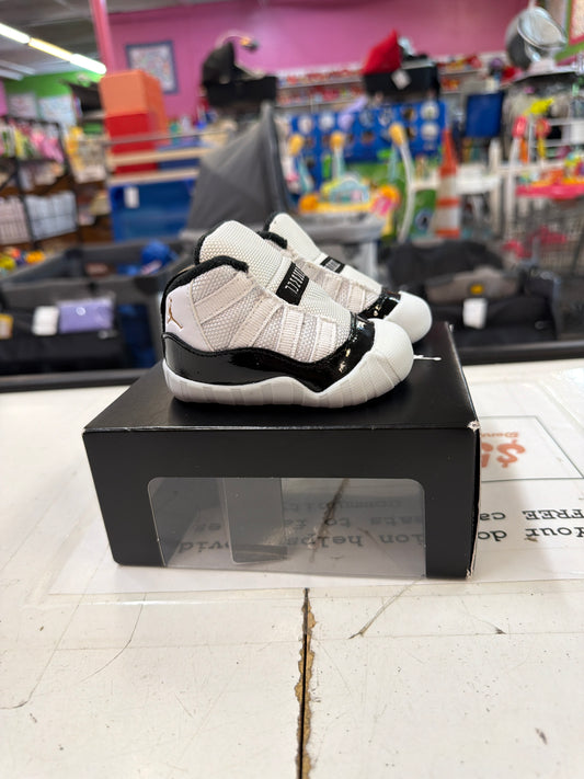 Jordan 11 Crib Bootie, 2c