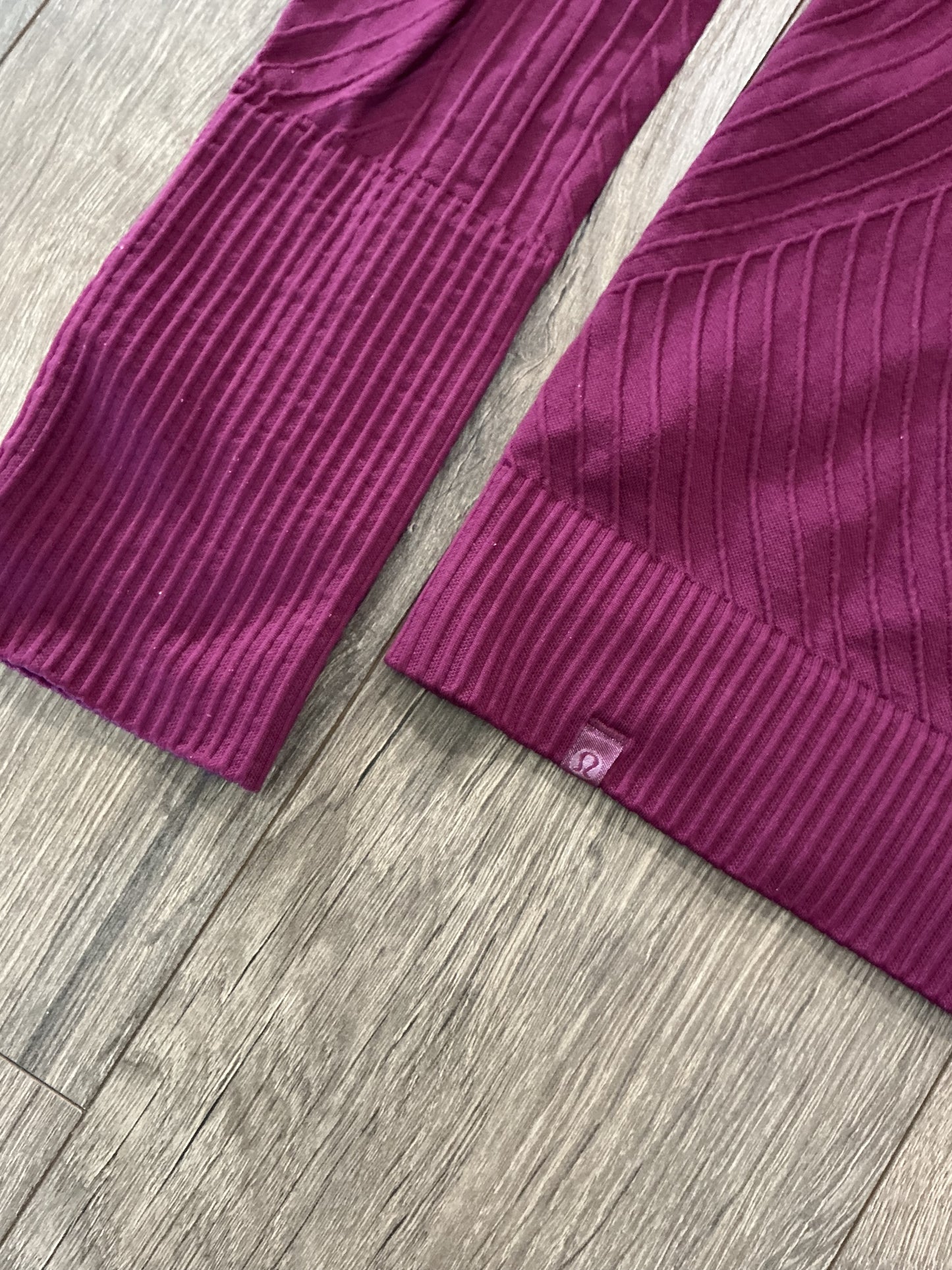 Lululemon Rest Less Shirt Burgundy Ribbed Stretch Raglan Sleeve Women’s small