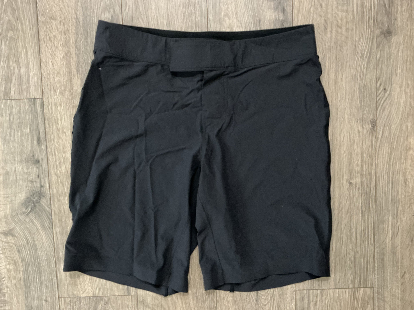 Lululemon Black Gray Unlined Men’s Shorts Size 32