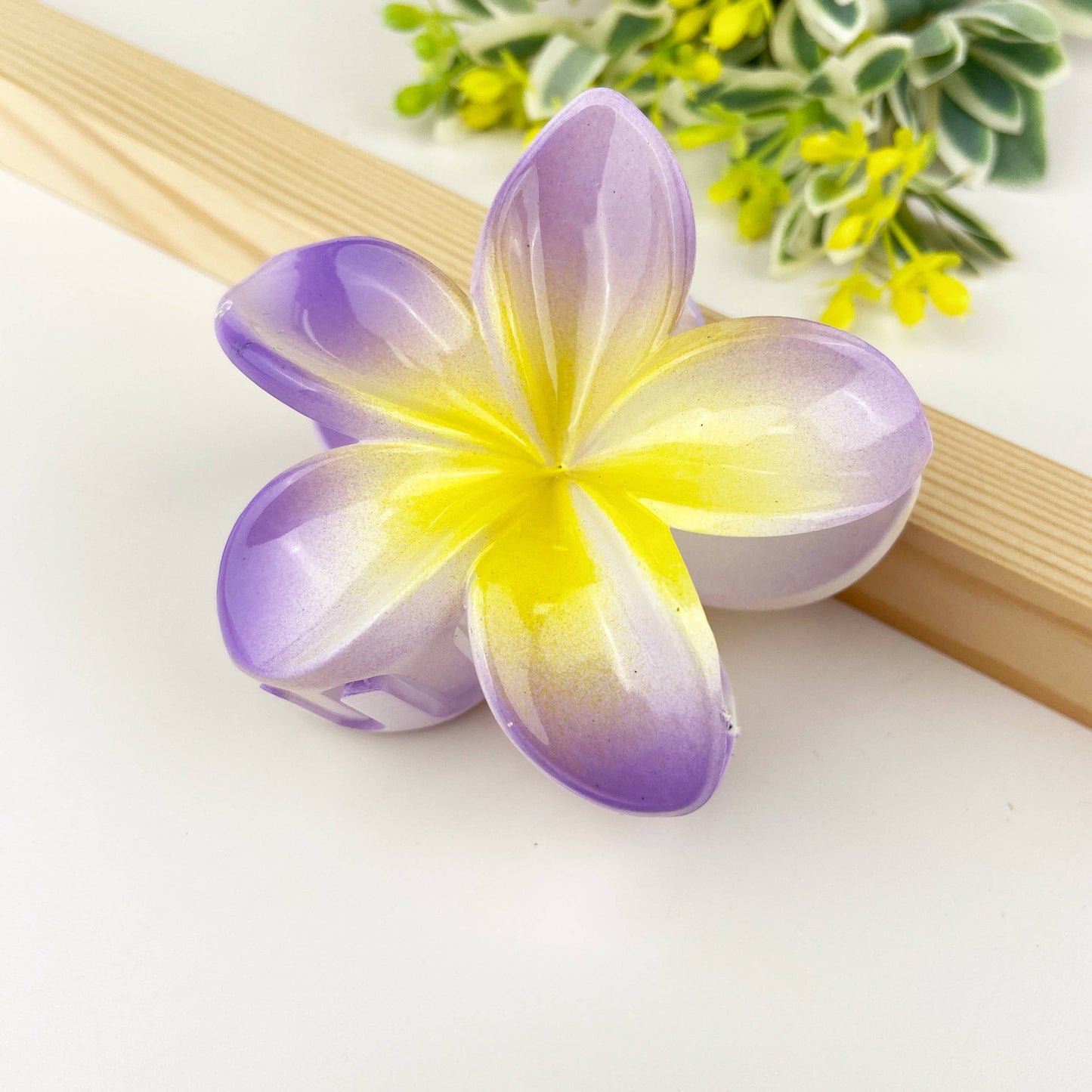 Plumeria Claw Clip, Light Purple