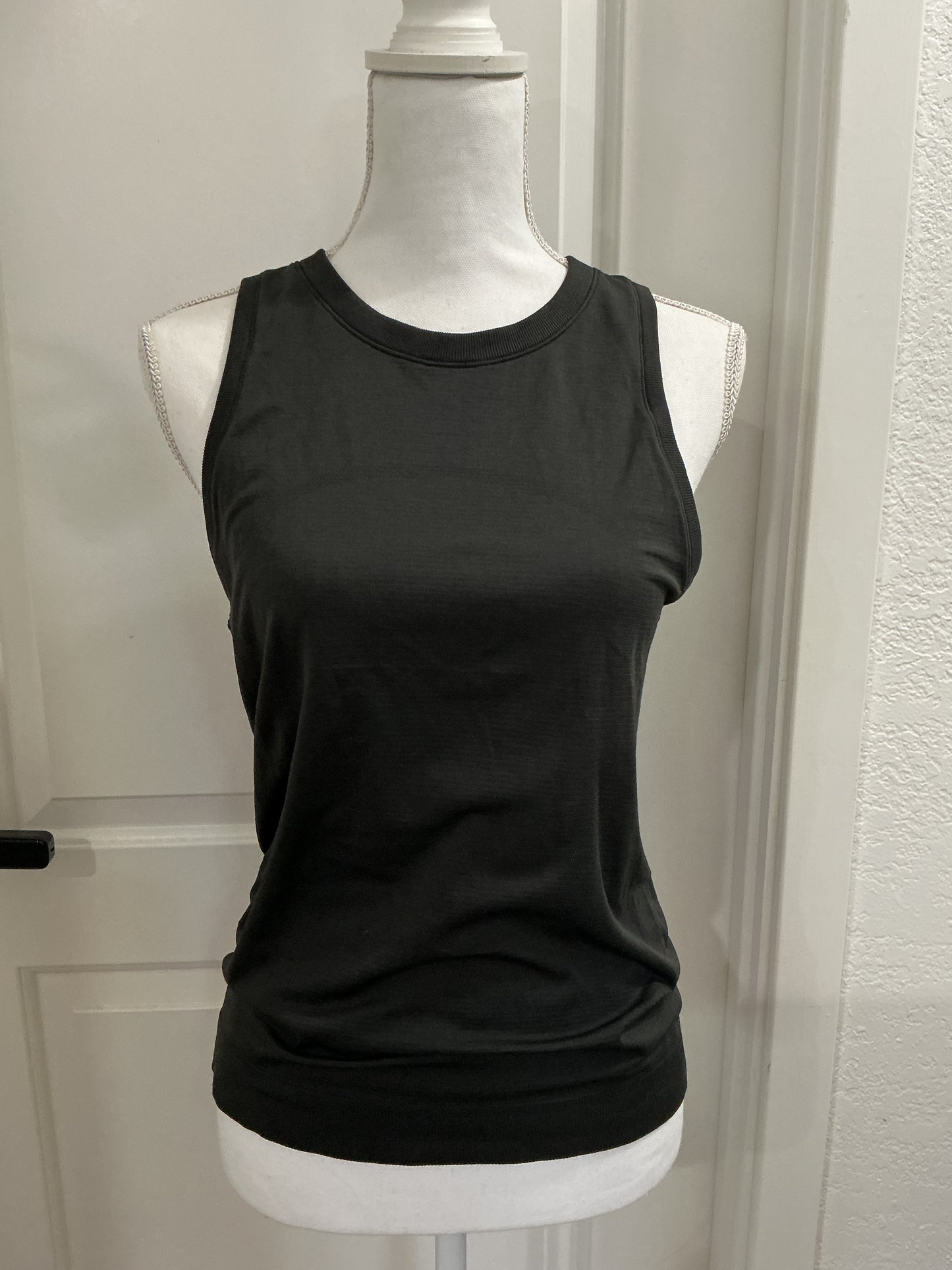 lululemon athletica Swiftly Breathe Relaxed-Fit Muscle Tank size small