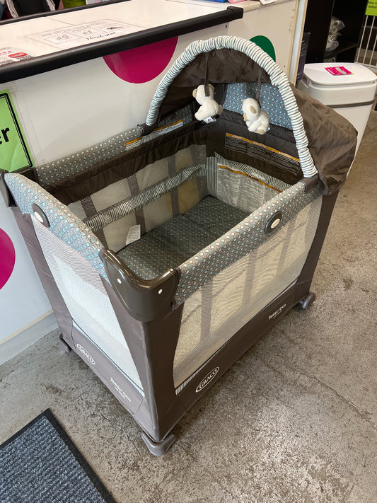 Graco Travel Lite "Mini" Playard
