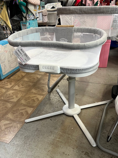 Halo Luxe Series Swivel Bassinet