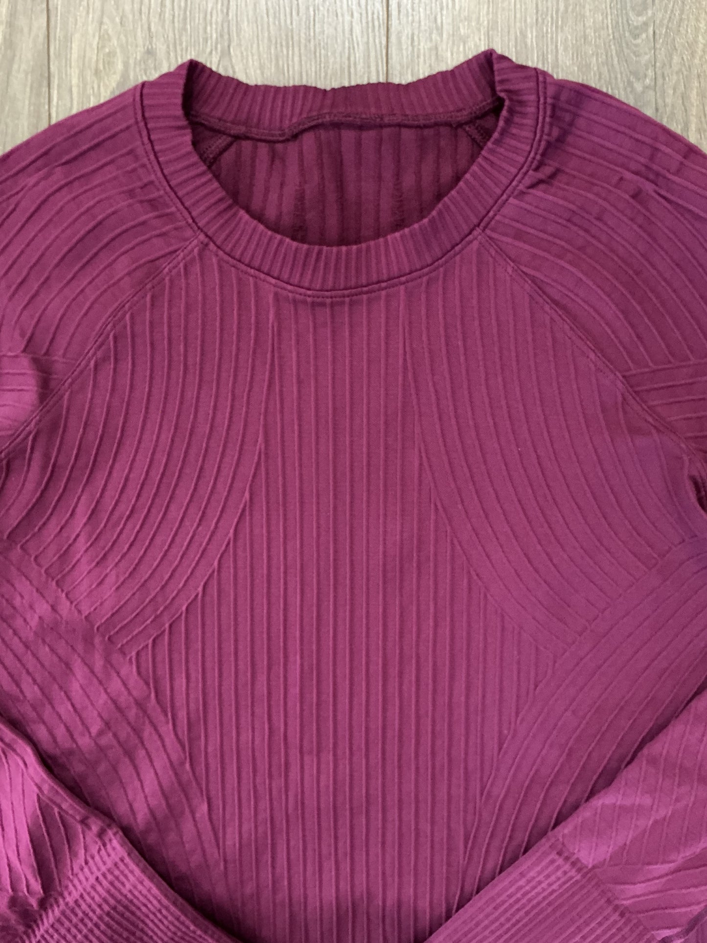 Lululemon Rest Less Shirt Burgundy Ribbed Stretch Raglan Sleeve Women’s small