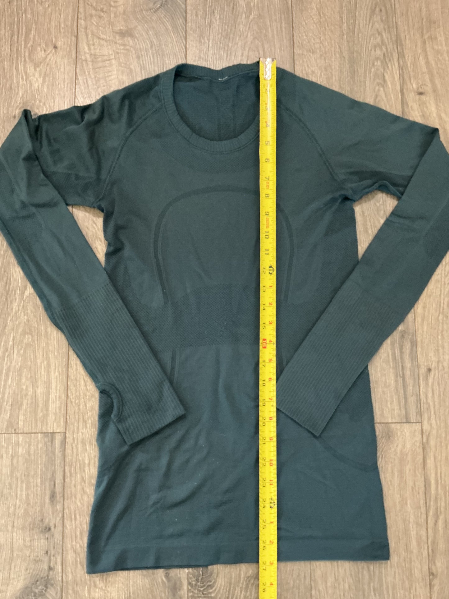 Lululemon Swift Stride Shirt Womens Small Long Green Sleeve Seamless Thumbholes