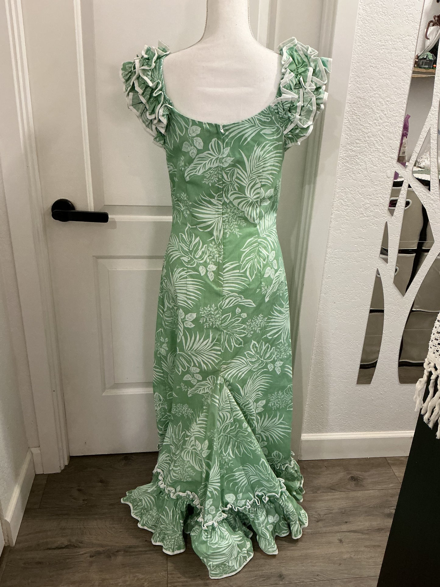 NWOT KY’s Hawaii Vintage Ruffle Hawaiian Dress S, XL