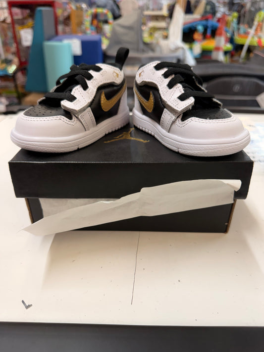 Jordan 1 Low Alt, 4c