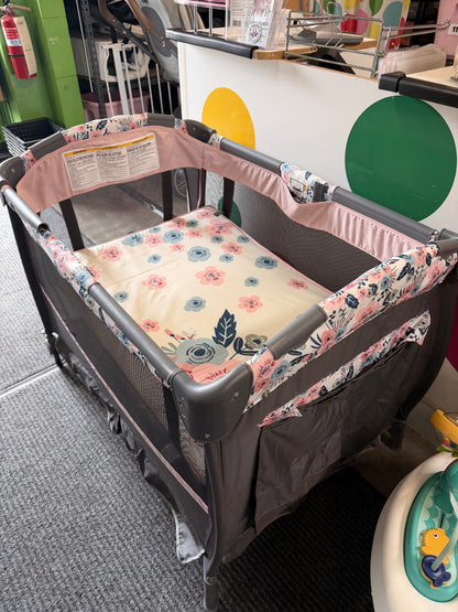 BabyTrend Playard, Flowers