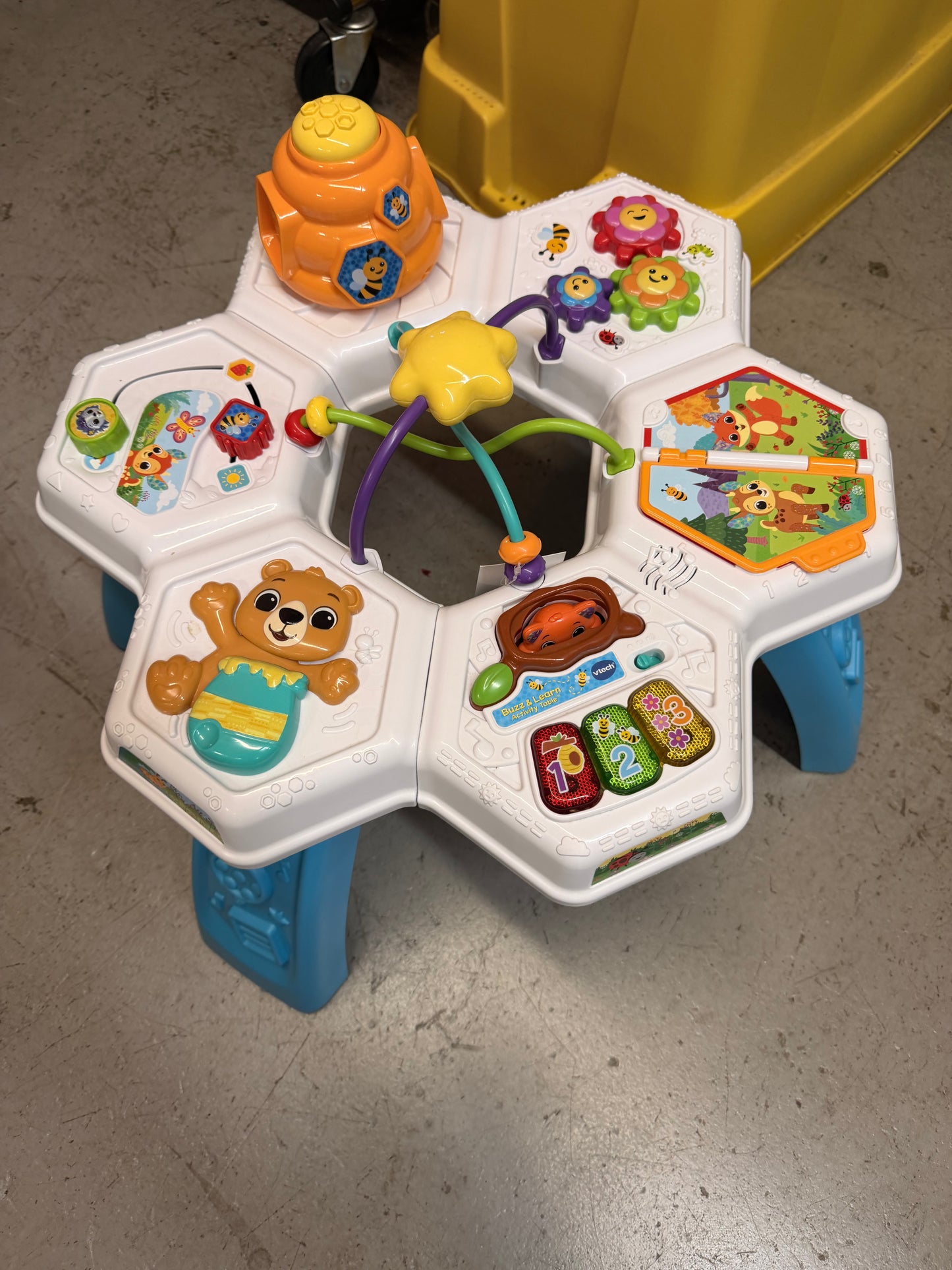 Vtech Buzz & Learn Activity Table