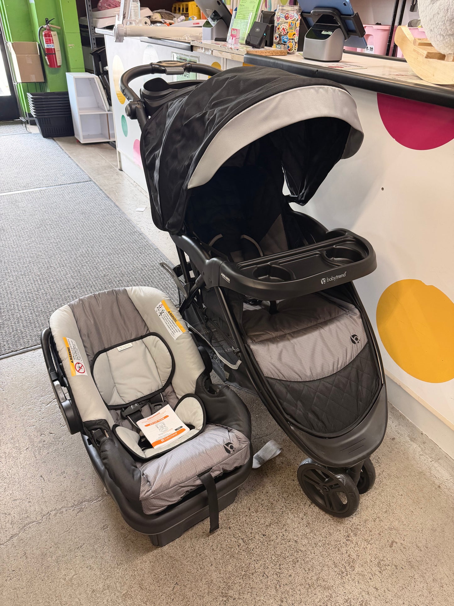 Baby Trend EZ Ride w/ Car seat & Base