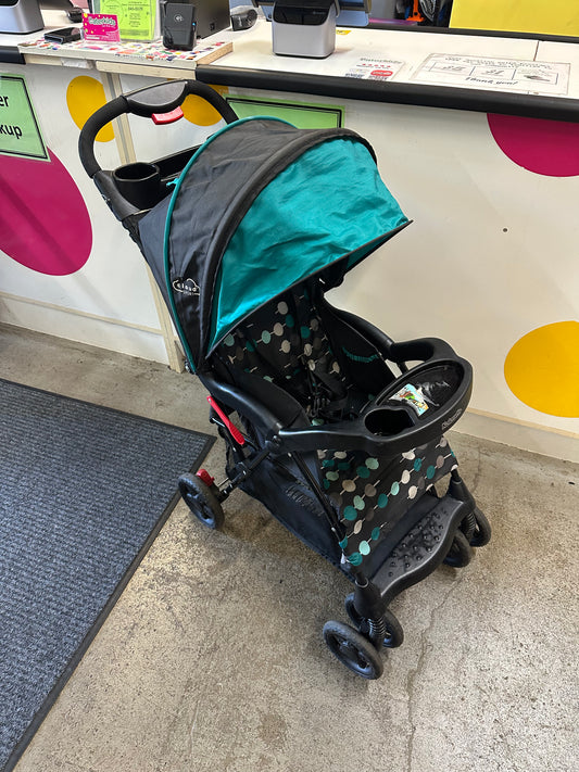 Kolcraft Cloud Stroller, Dots