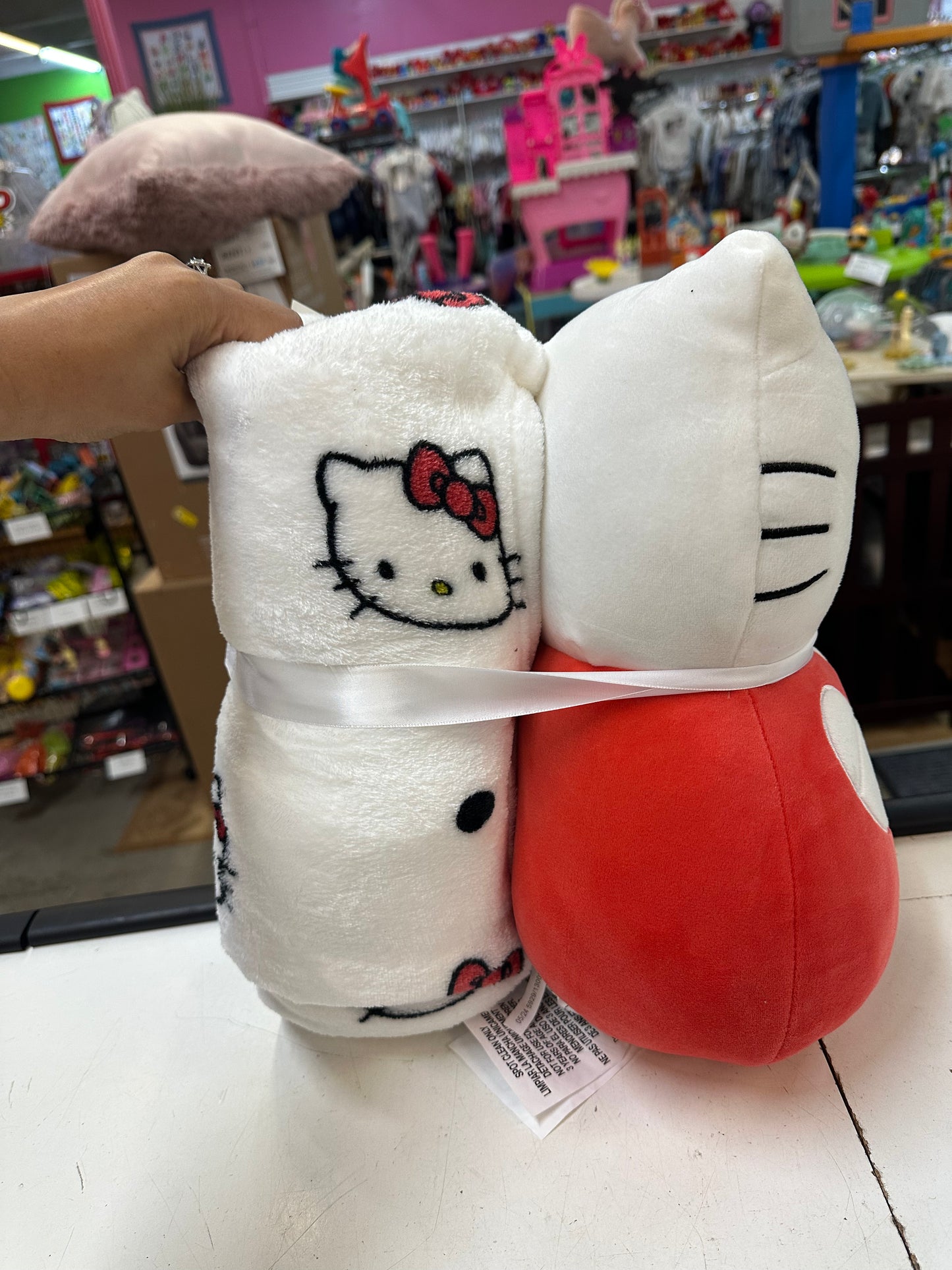 New Hello Kitty Pillow & Blanket Set