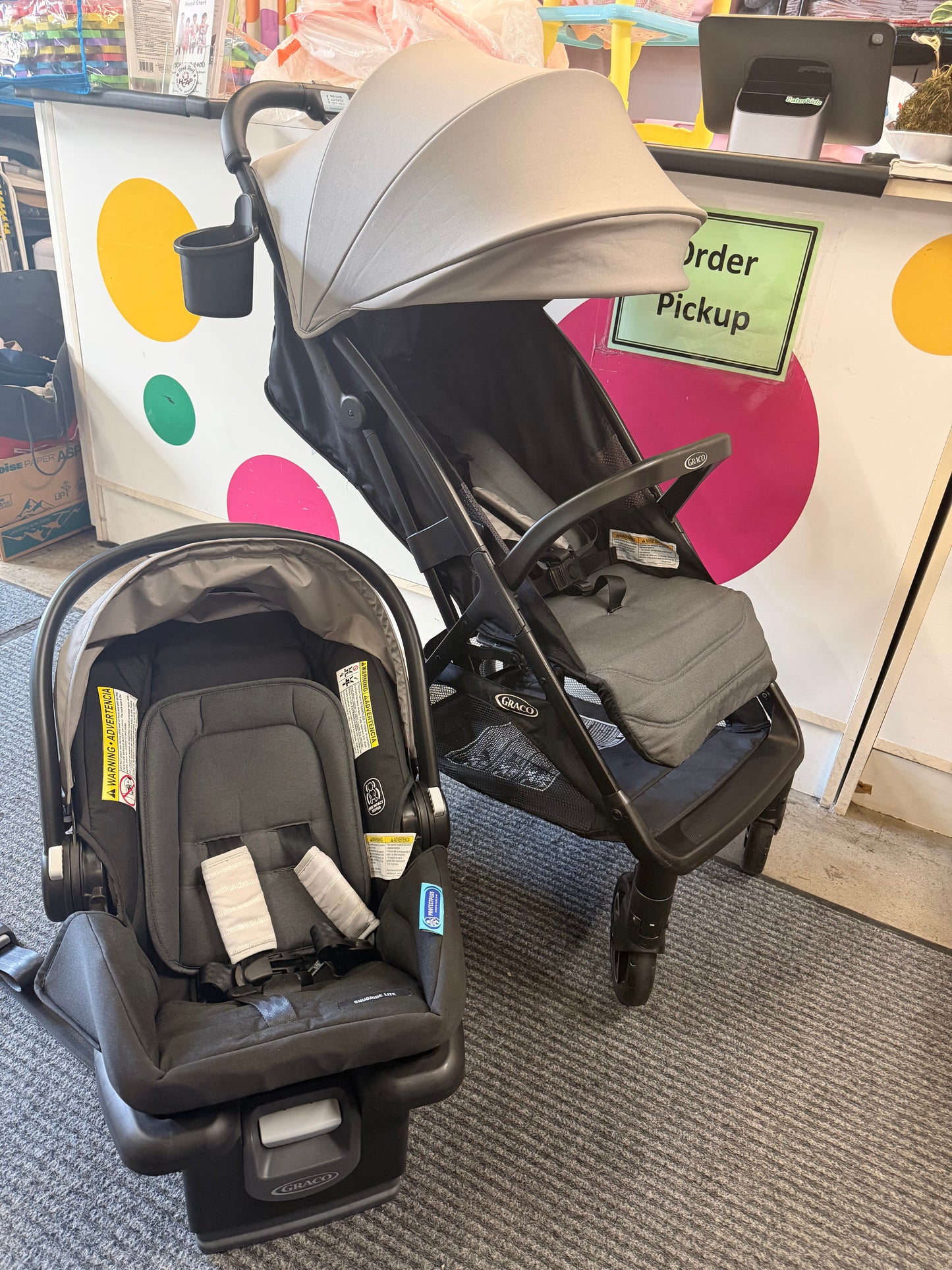 Graco Ready2Jet + Car seat & Base
