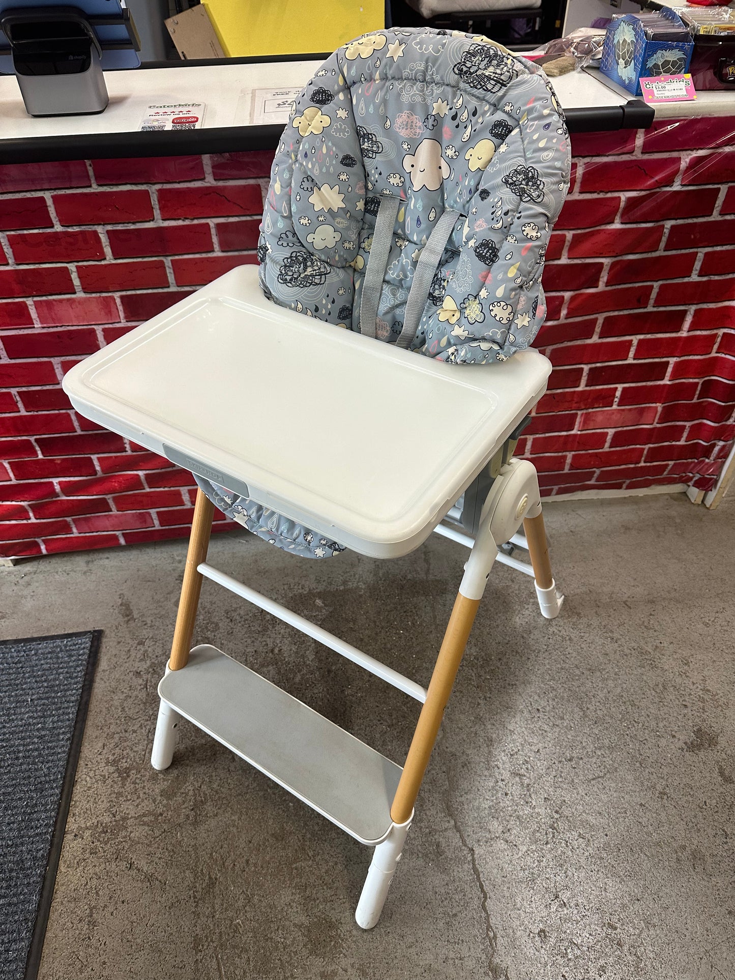 Skip Hop Sit to Stand High Chair