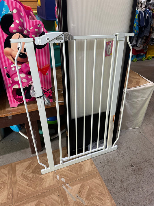 Regalo Walk-Thru Gate