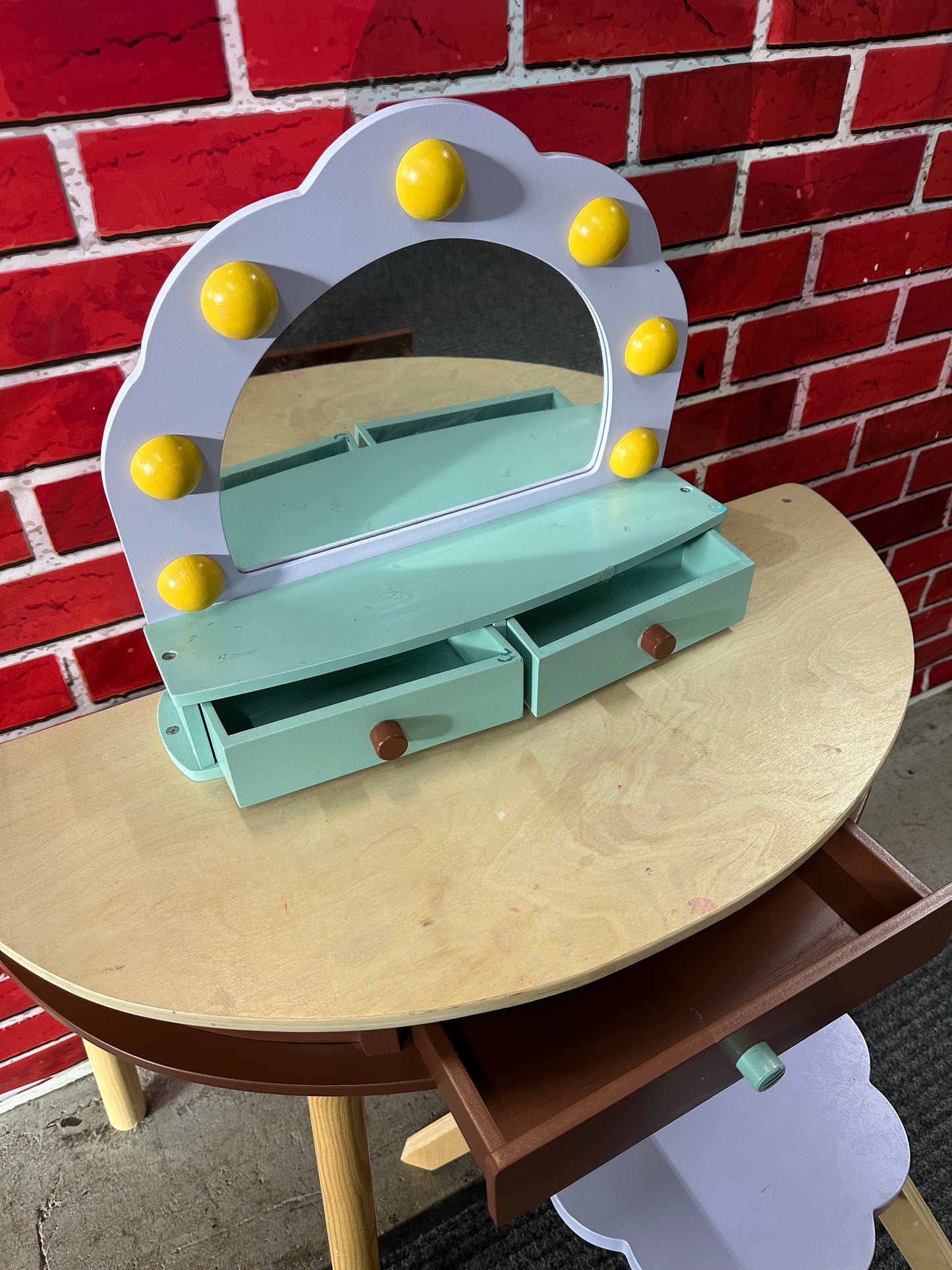 Manhattan Toys Vanity