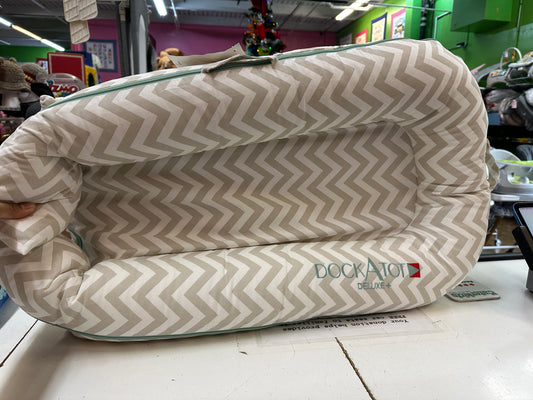 Like New Dockatot Deluxe+, Chevron