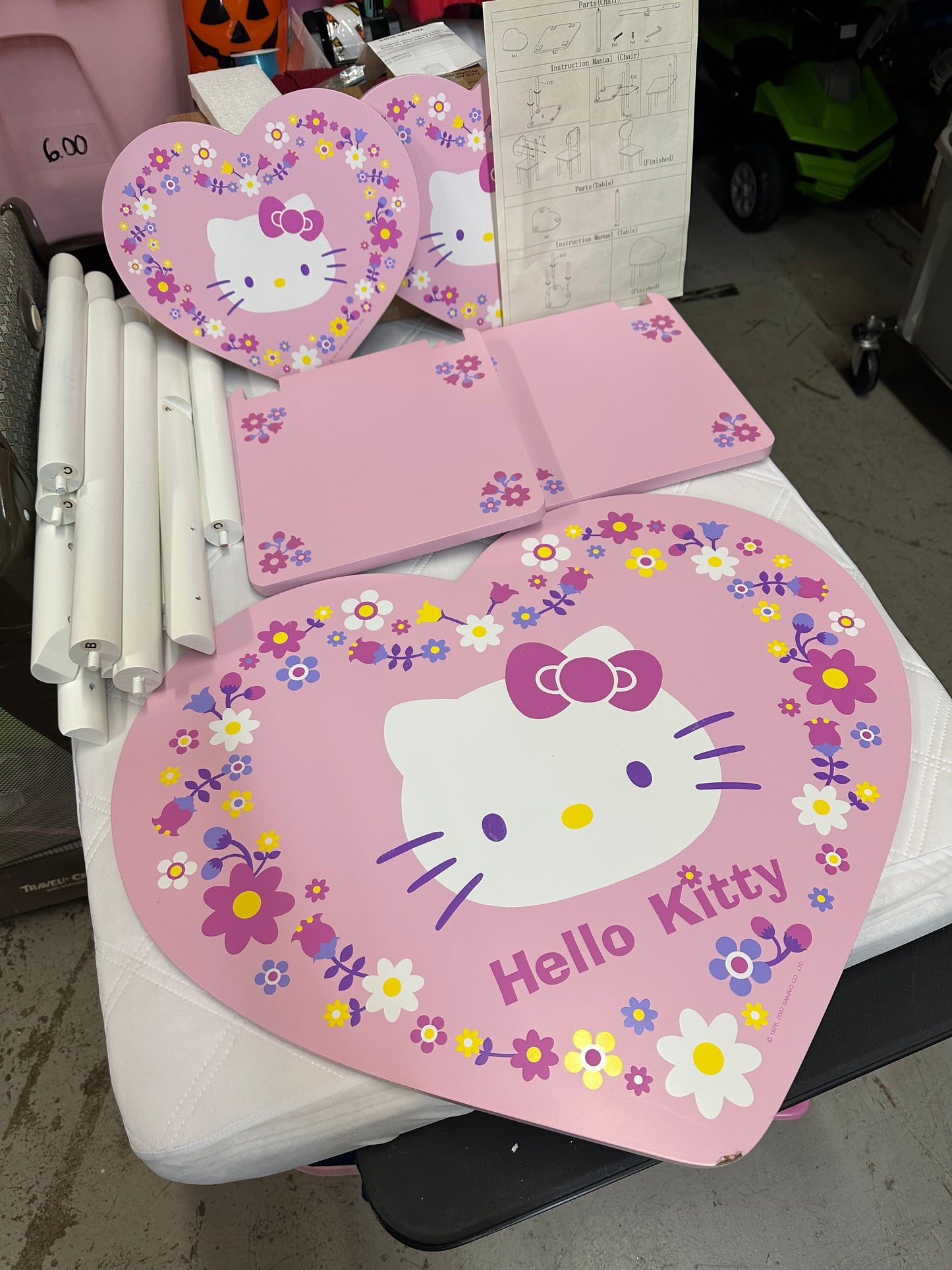 New Hello Kitty Heart Table Set 2007