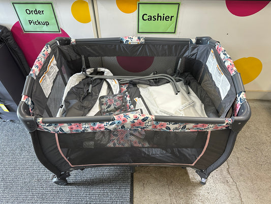 Baby Trend Playard, Flower
