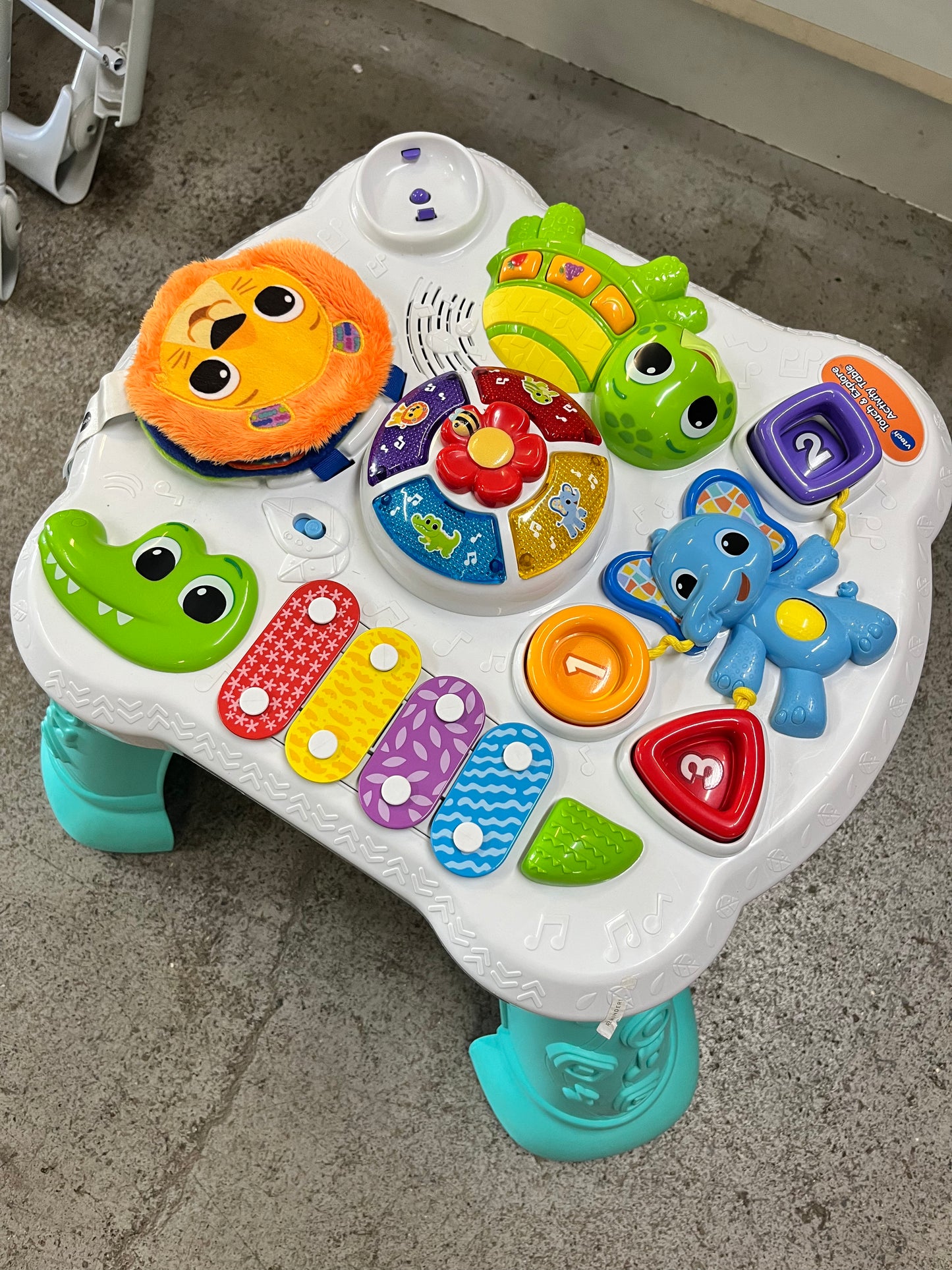 Vtech Touch & Explore Activity Table