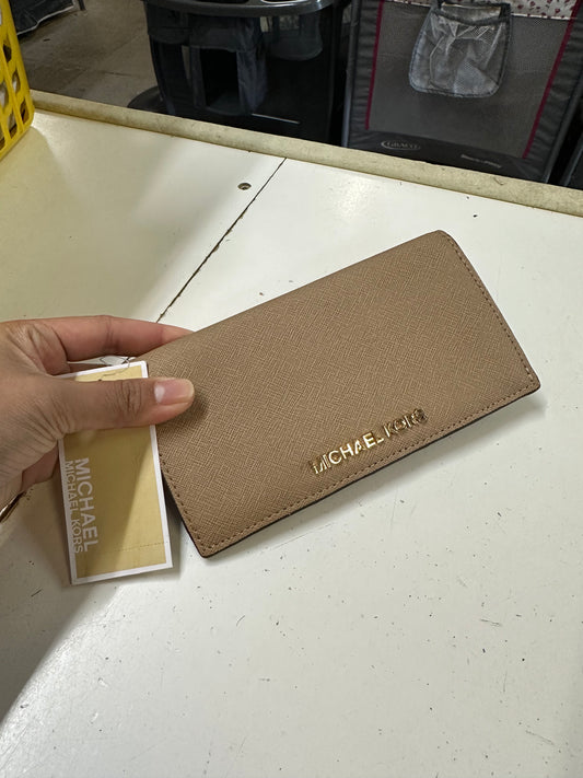 New Michael Kors Wallet, Brown