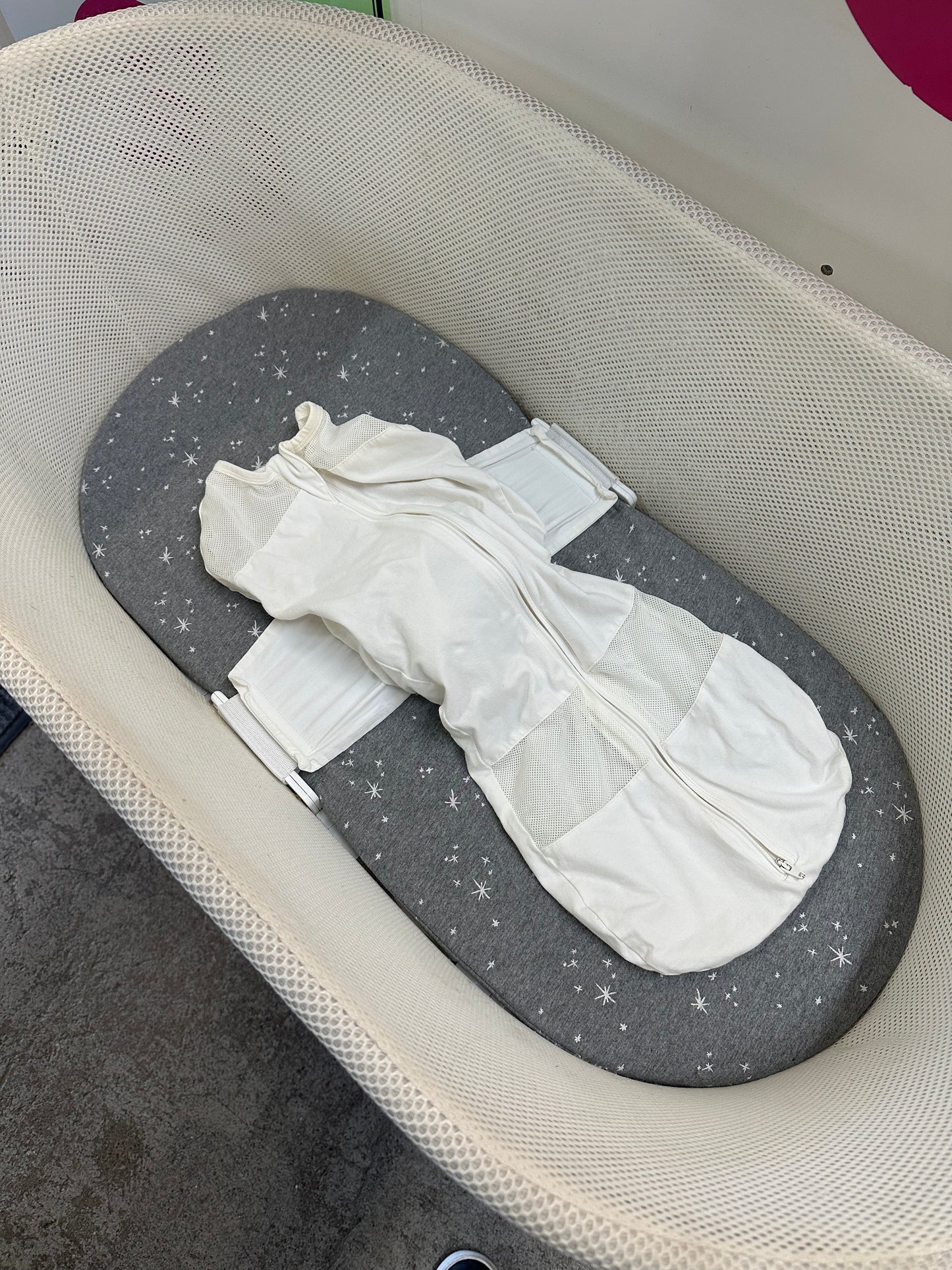 Snoo Smart Sleeper Bassinet, Grey/Stars