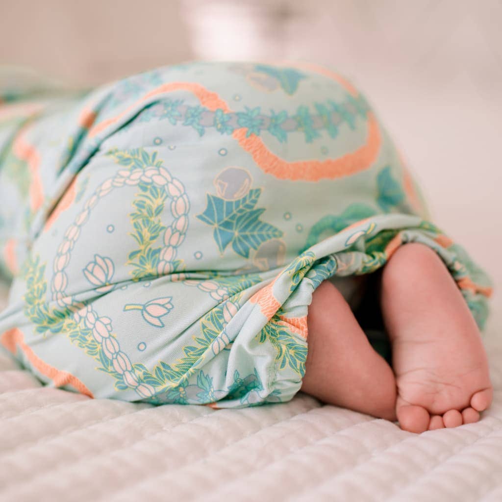 Lei Stand Bamboo Layette Gown: 3-6M