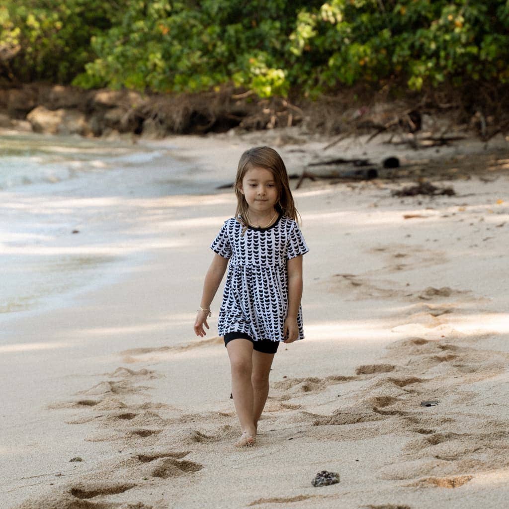 Shell-ish Short Sleeve Top and Shorts Set: 2T