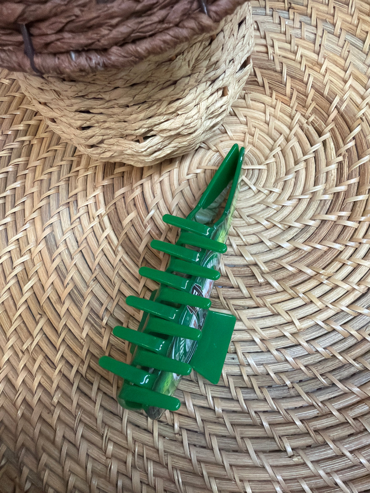 Hawaiineken Bottle Claw Clip