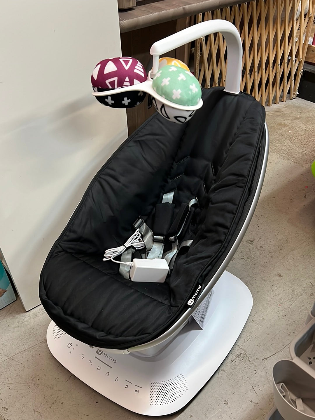 4Moms Mamaroo Multi-motion Swing