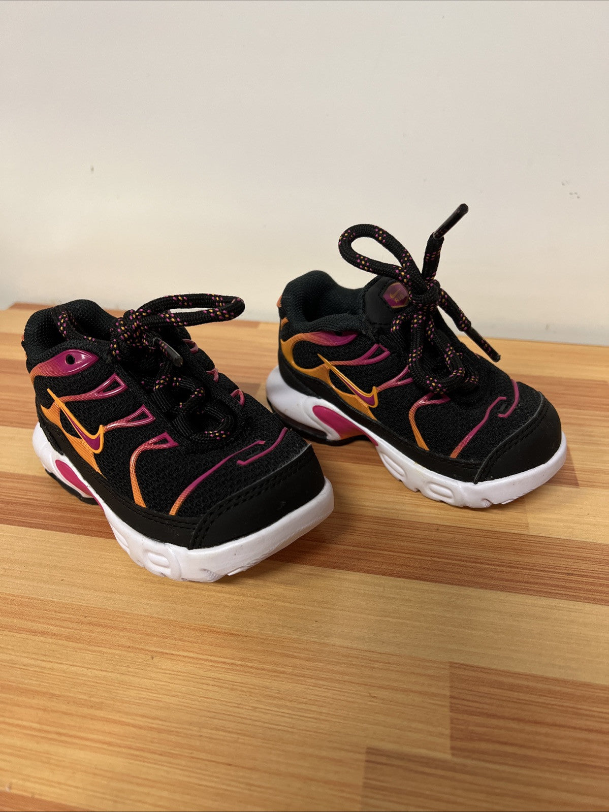 Nike Air Max Plus TD Girl Shoe 4C Black Pink Orange Sneakers DX9266-001